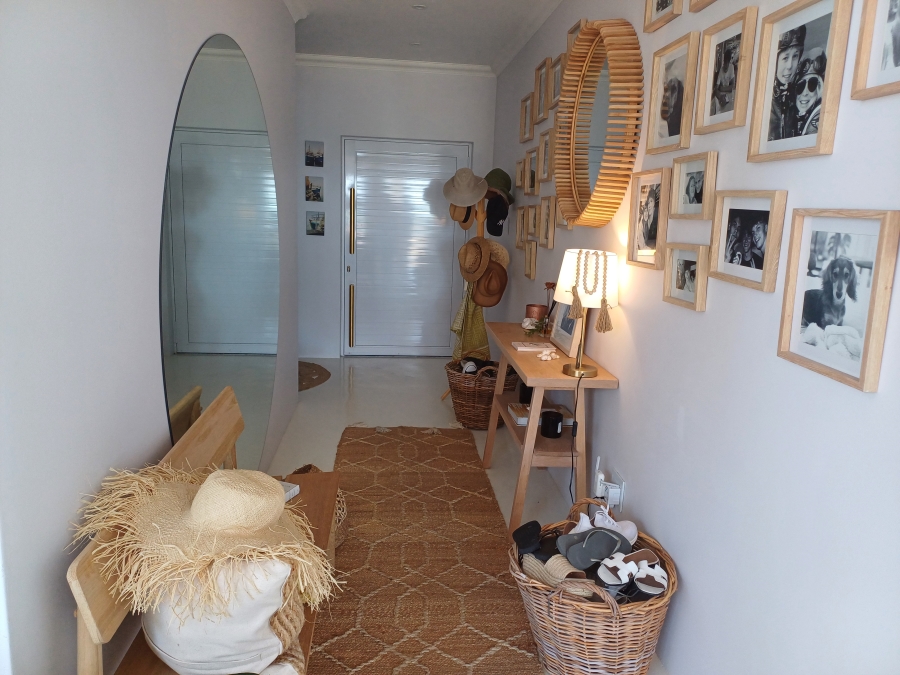 4 Bedroom Property for Sale in Sandy Point Western Cape
